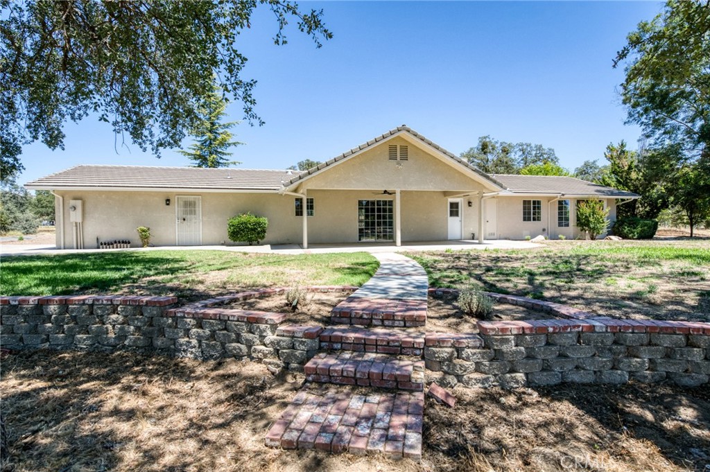 32115 Turkey Track, Auberry, CA 93602