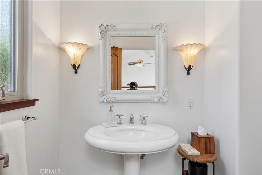 380 Huntington Rd, Cambria, CA 93428