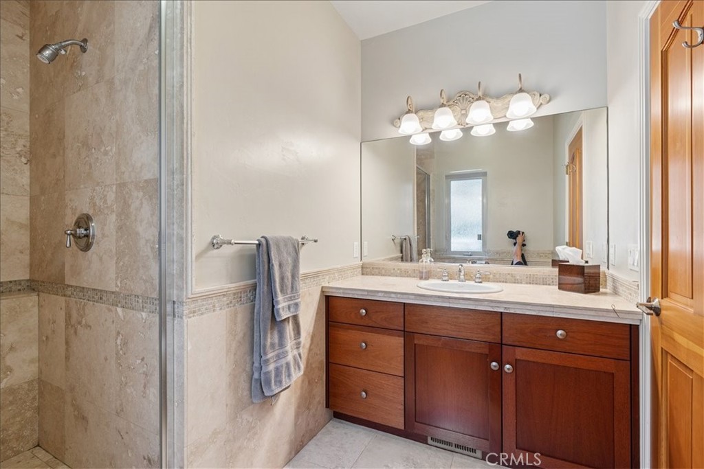 380 Huntington Rd, Cambria, CA 93428