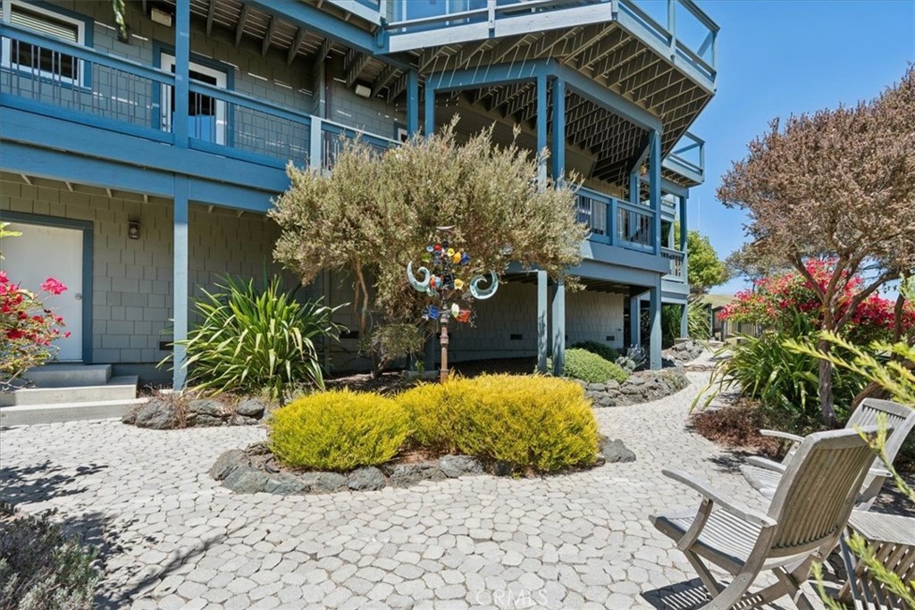 380 Huntington Rd, Cambria, CA 93428