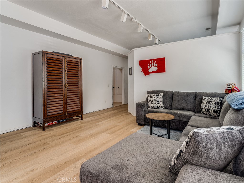 111 Boeker Ave, Pismo Beach, CA 93449