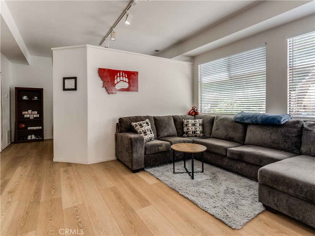 111 Boeker Ave, Pismo Beach, CA 93449