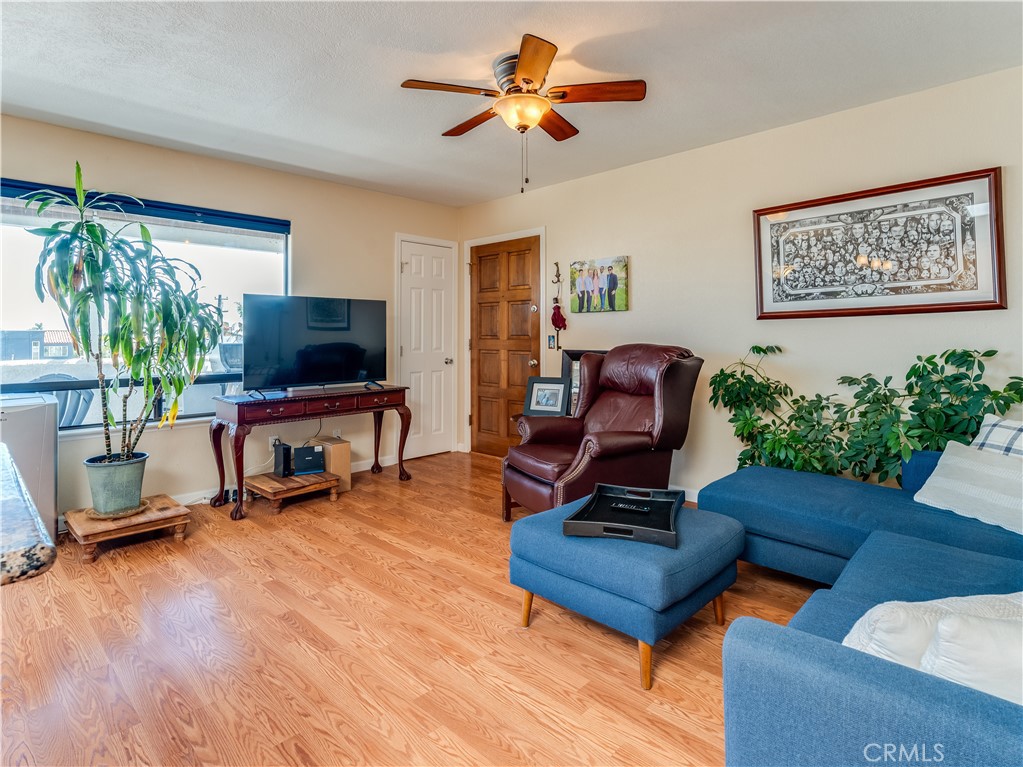 111 Boeker Ave, Pismo Beach, CA 93449