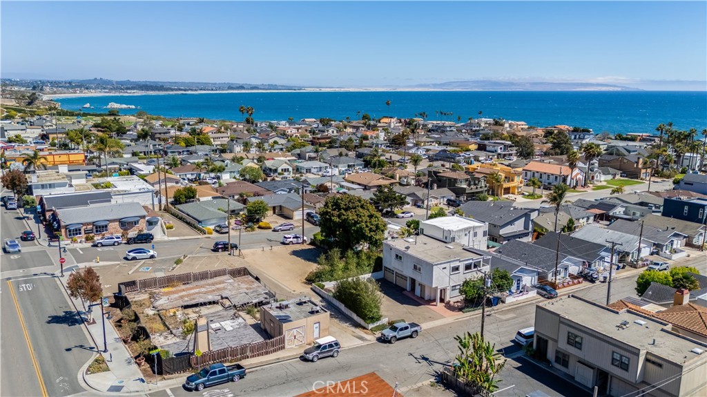 111 Boeker Ave, Pismo Beach, CA 93449