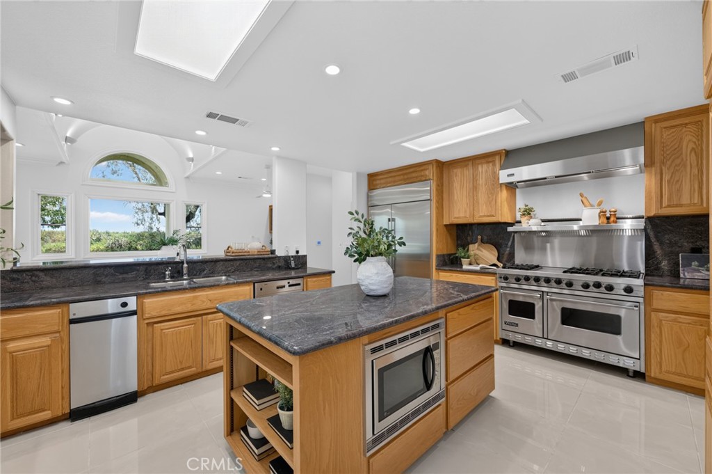 5648 E Dinuba, Fowler, CA 93625