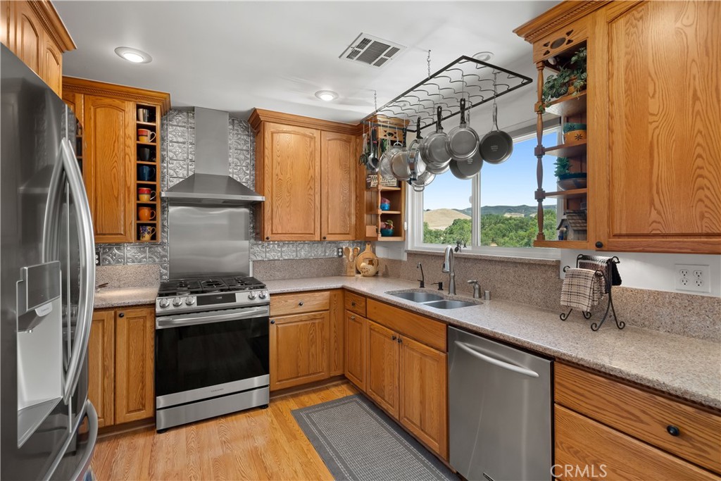 1958 Green Brook Ln, Paso Robles, CA 93446