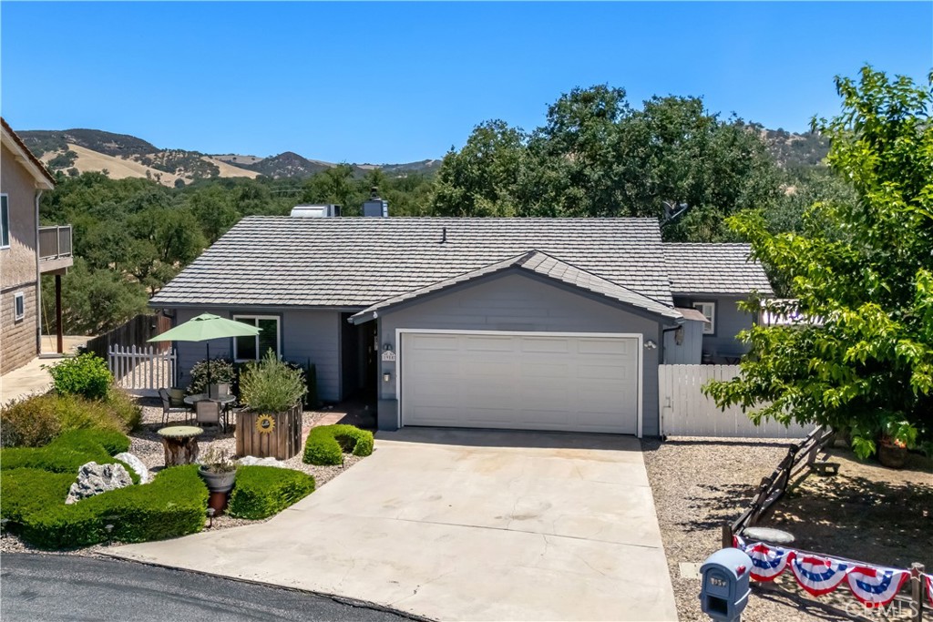 1958 Green Brook Ln, Paso Robles, CA 93446