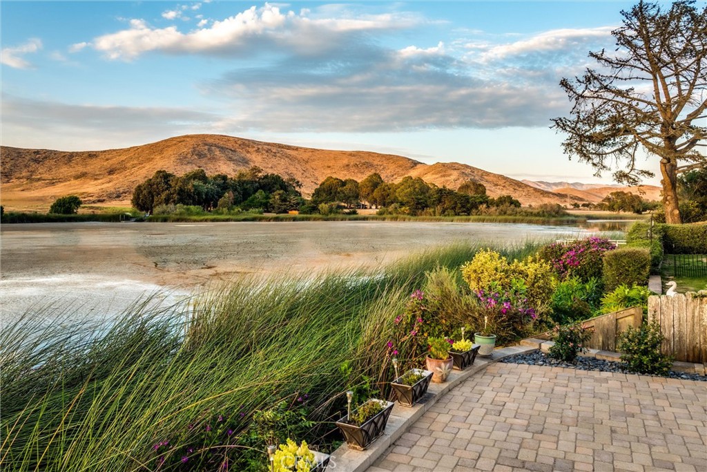 1330 Oceanaire Dr, San Luis Obispo, CA 93405
