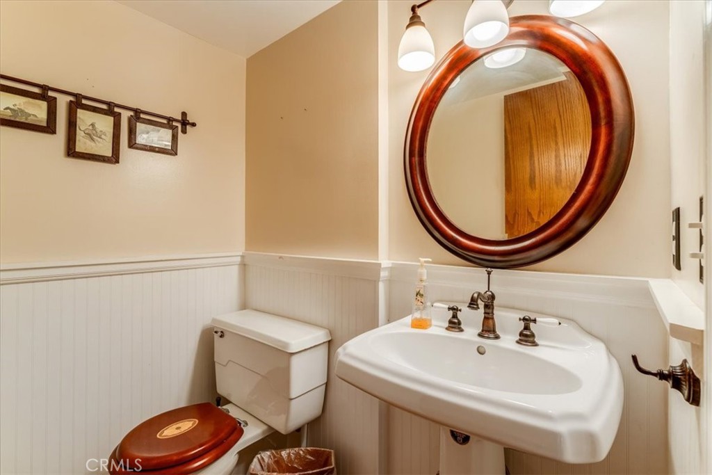 930 Suffolk St, Cambria, CA 93428
