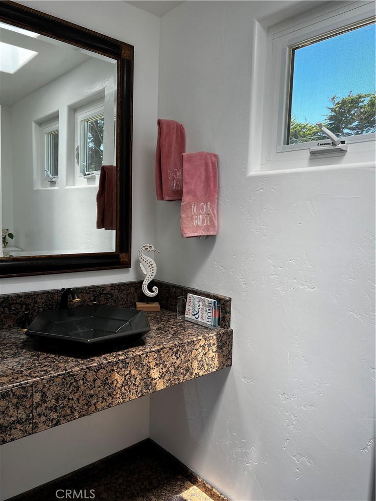 212 Weymouth St, Cambria, CA 93428