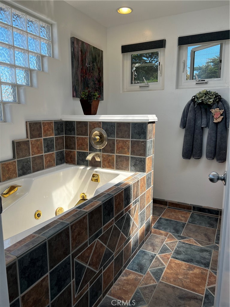 212 Weymouth St, Cambria, CA 93428