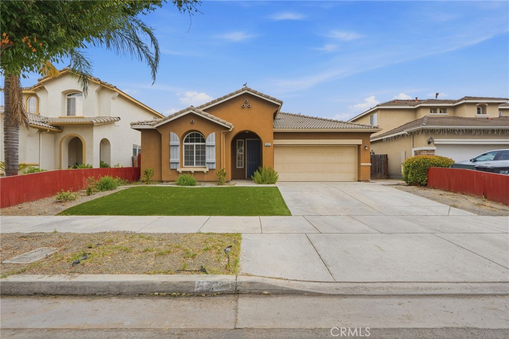 3042 W Delta, Visalia, CA 93291