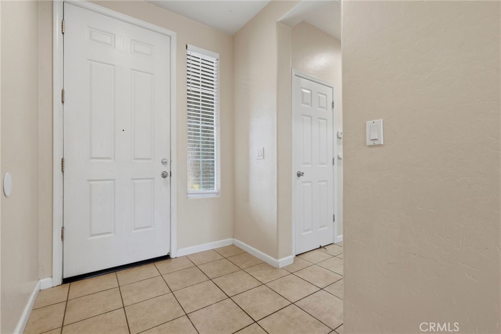 3042 W Delta, Visalia, CA 93291
