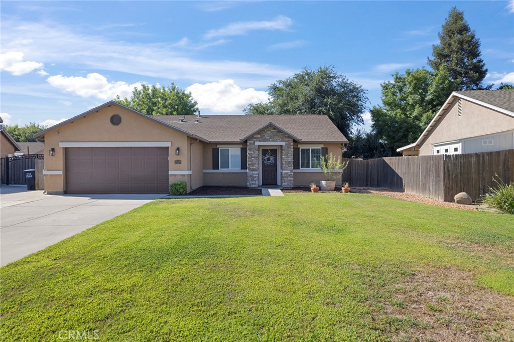 2629 W Brooke Ct, Visalia, CA 93291