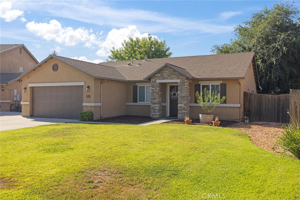 2629 W Brooke Ct, Visalia, CA 93291