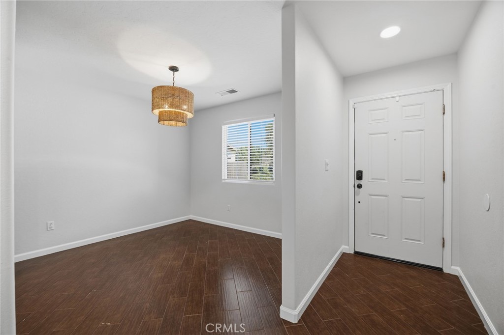 2629 W Brooke Ct, Visalia, CA 93291