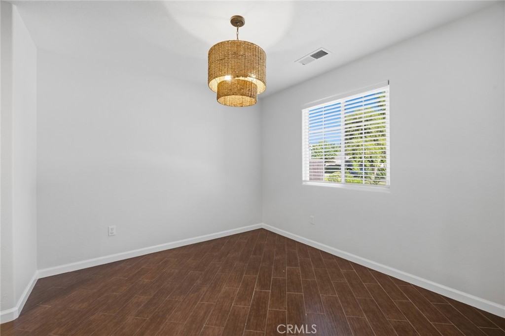 2629 W Brooke Ct, Visalia, CA 93291