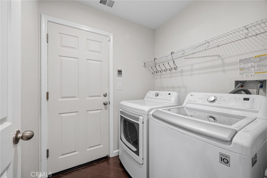 2629 W Brooke Ct, Visalia, CA 93291