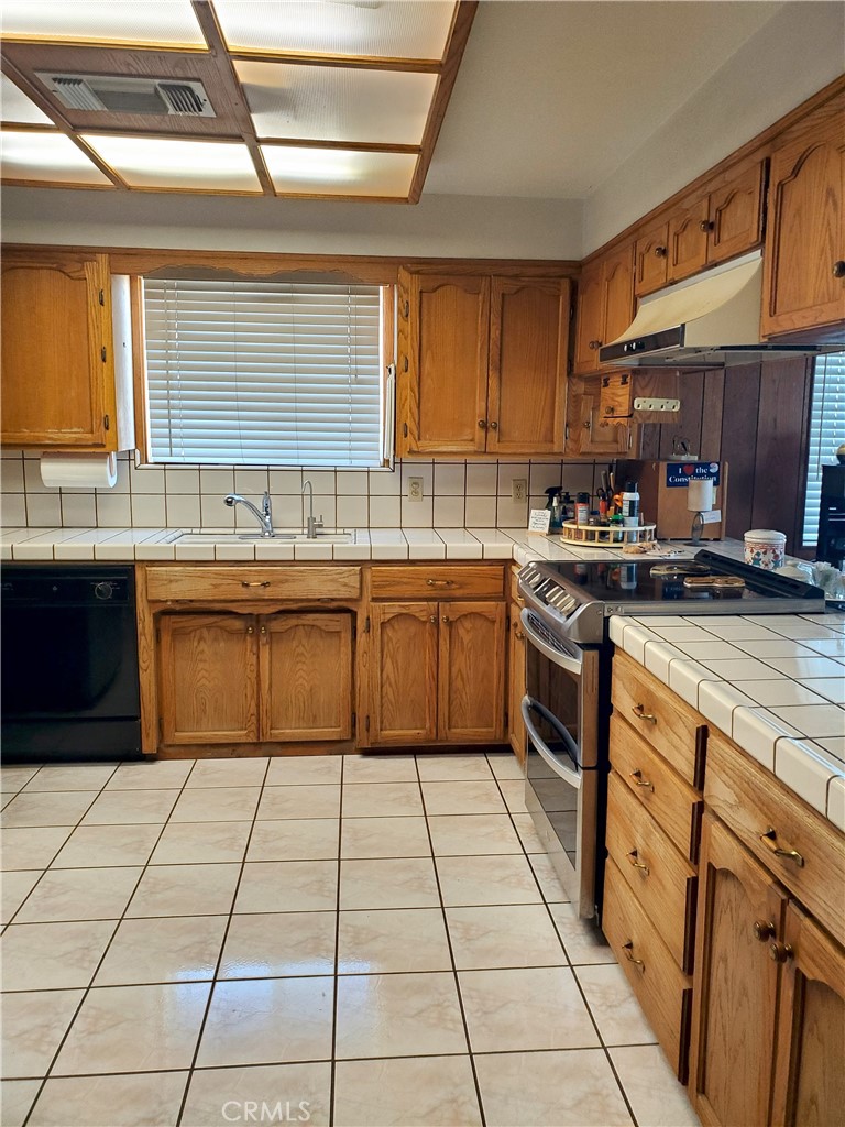 12720 10th Ave, Hanford, CA 93230