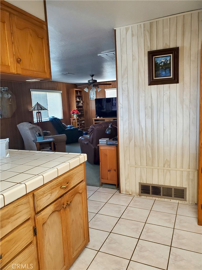 12720 10th Ave, Hanford, CA 93230