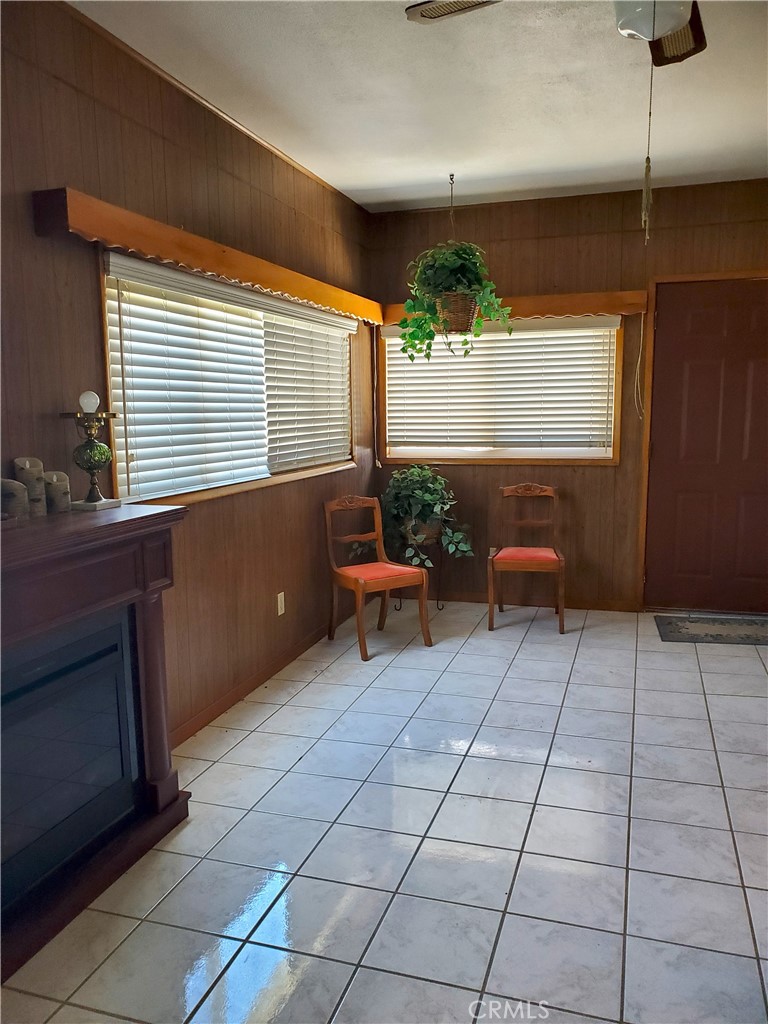 12720 10th Ave, Hanford, CA 93230
