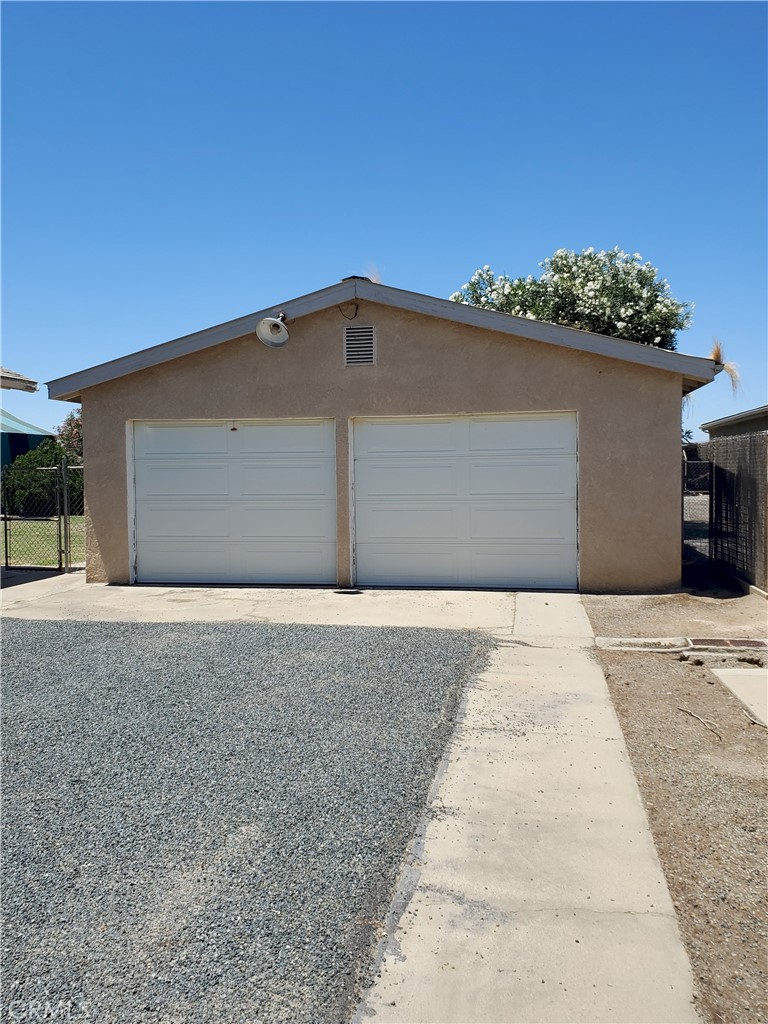 12720 10th Ave, Hanford, CA 93230