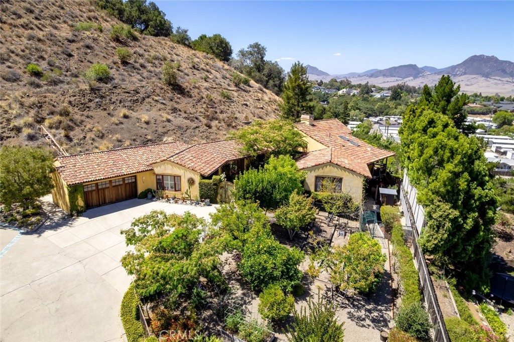 2072 Royal Way, San Luis Obispo, CA 93405