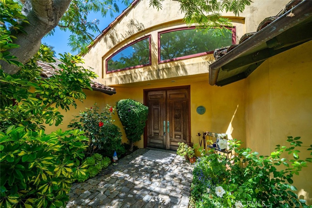 2072 Royal Way, San Luis Obispo, CA 93405