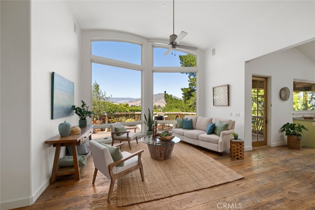2072 Royal Way, San Luis Obispo, CA 93405