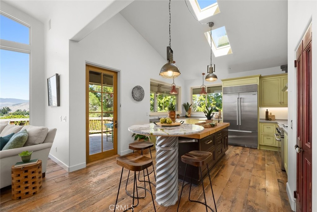 2072 Royal Way, San Luis Obispo, CA 93405