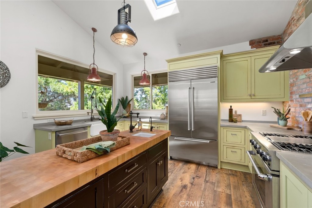 2072 Royal Way, San Luis Obispo, CA 93405