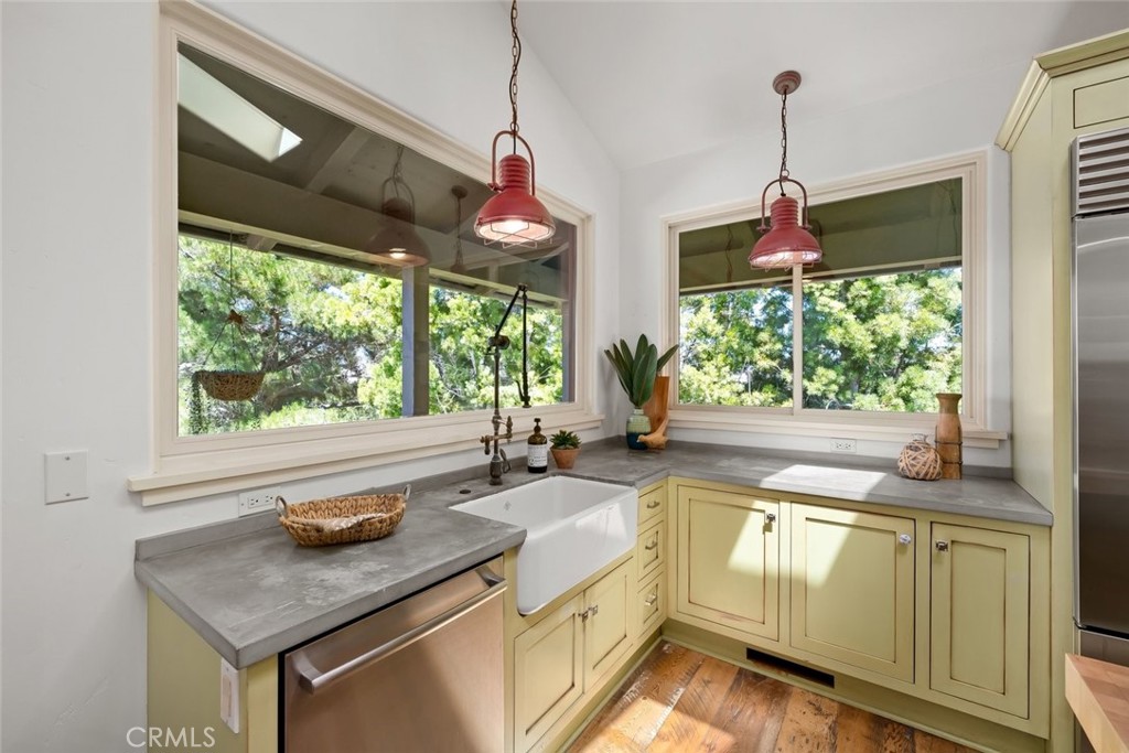 2072 Royal Way, San Luis Obispo, CA 93405