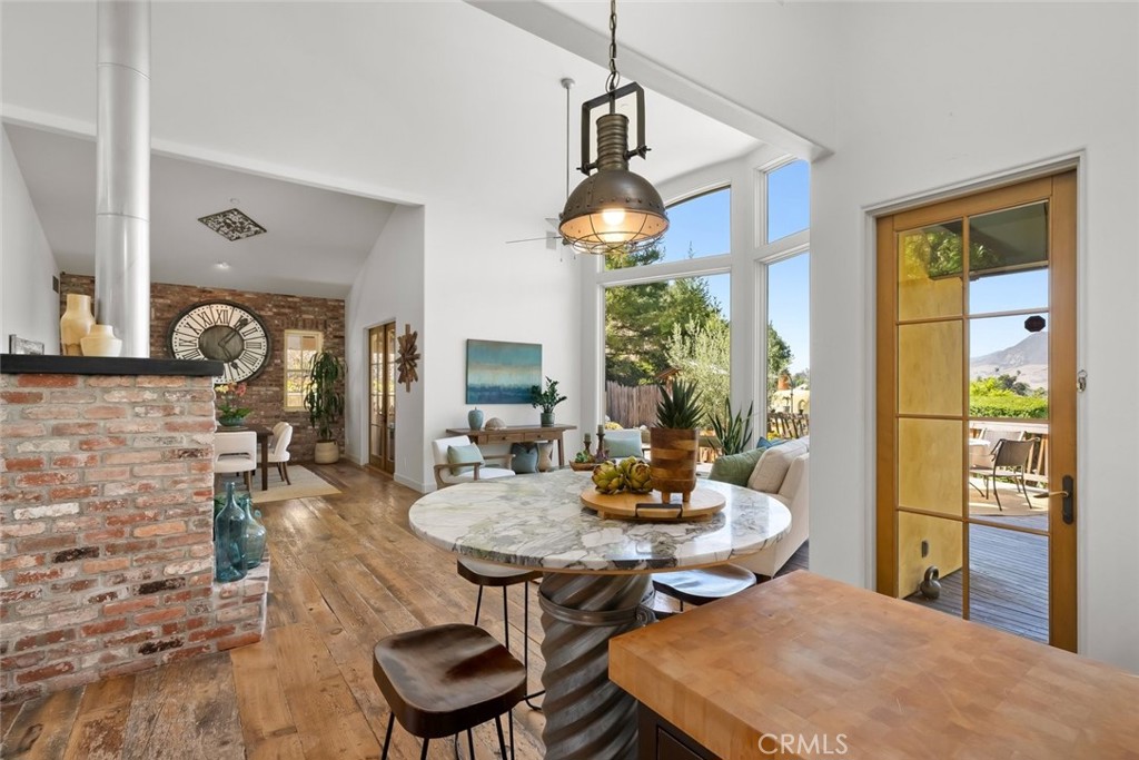2072 Royal Way, San Luis Obispo, CA 93405