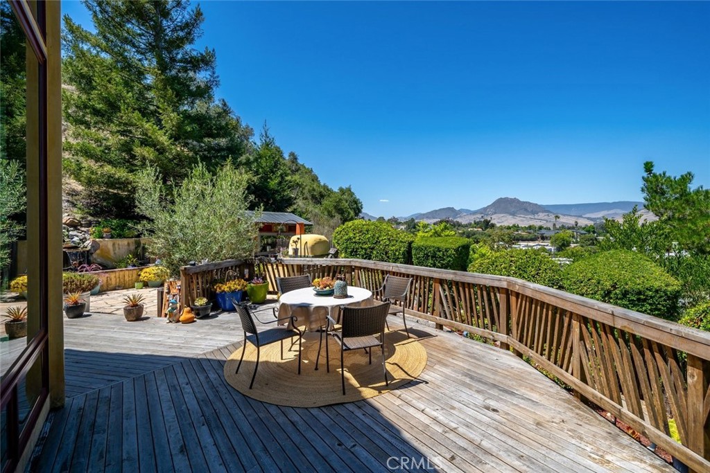 2072 Royal Way, San Luis Obispo, CA 93405