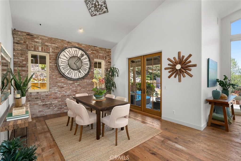 2072 Royal Way, San Luis Obispo, CA 93405