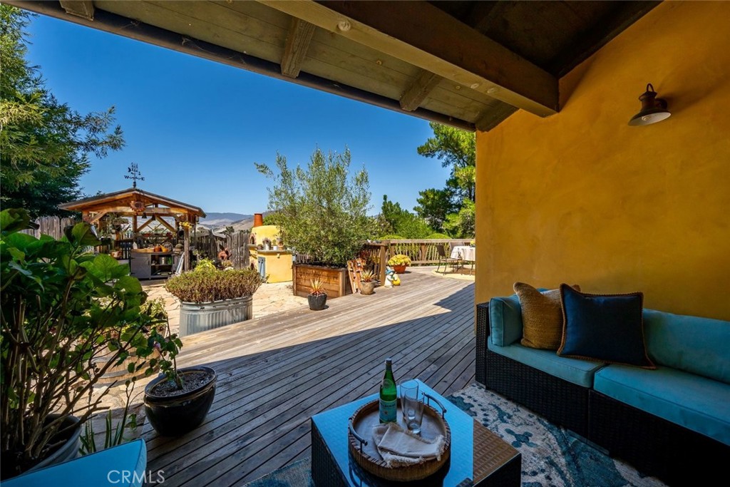 2072 Royal Way, San Luis Obispo, CA 93405