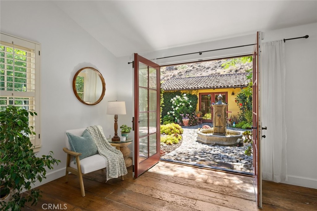 2072 Royal Way, San Luis Obispo, CA 93405