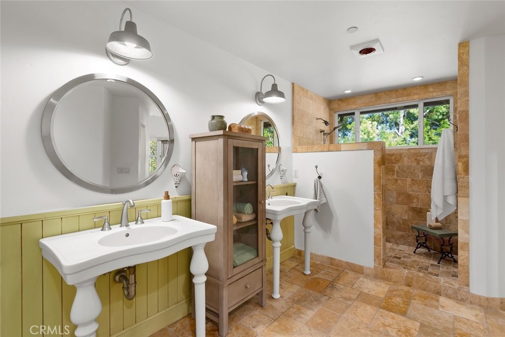 2072 Royal Way, San Luis Obispo, CA 93405