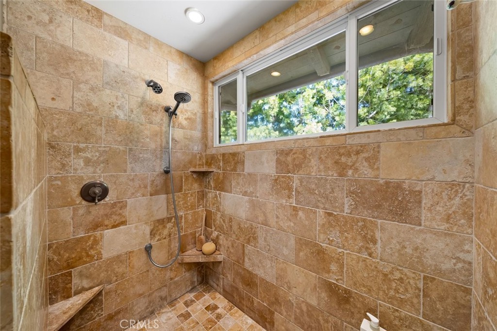 2072 Royal Way, San Luis Obispo, CA 93405