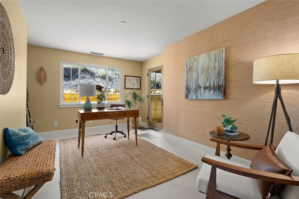 2072 Royal Way, San Luis Obispo, CA 93405