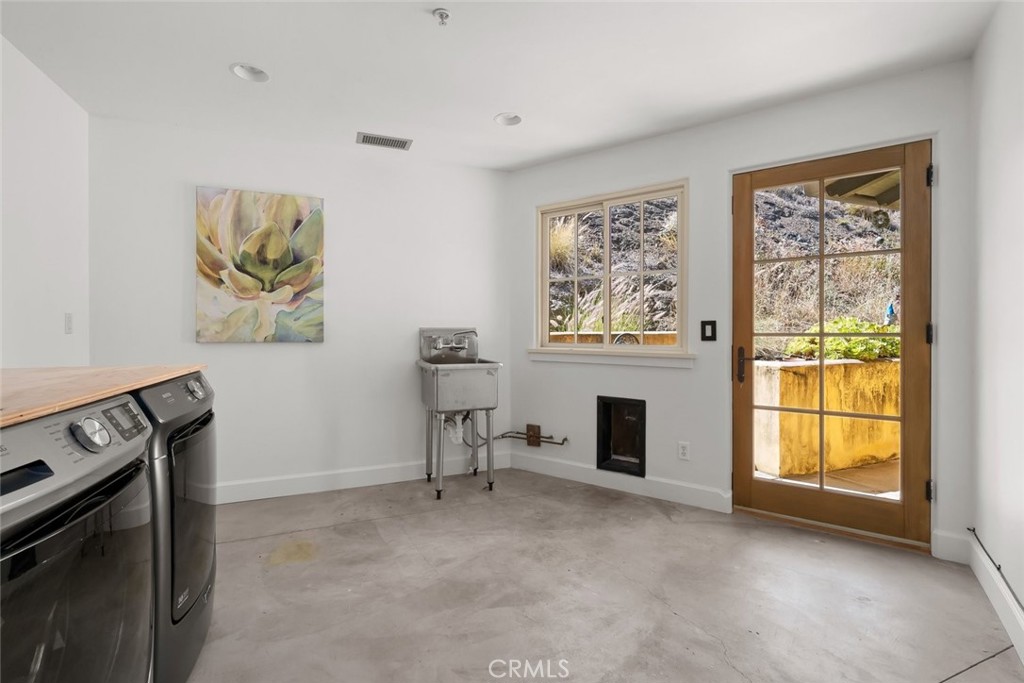 2072 Royal Way, San Luis Obispo, CA 93405