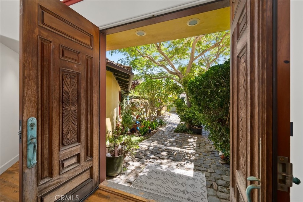2072 Royal Way, San Luis Obispo, CA 93405