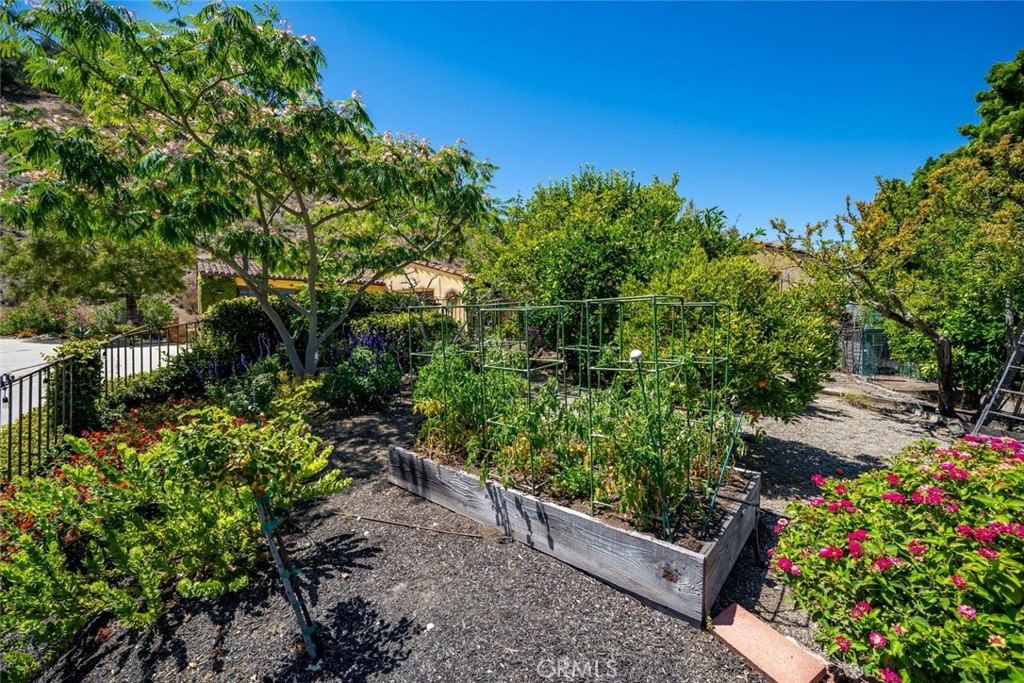 2072 Royal Way, San Luis Obispo, CA 93405