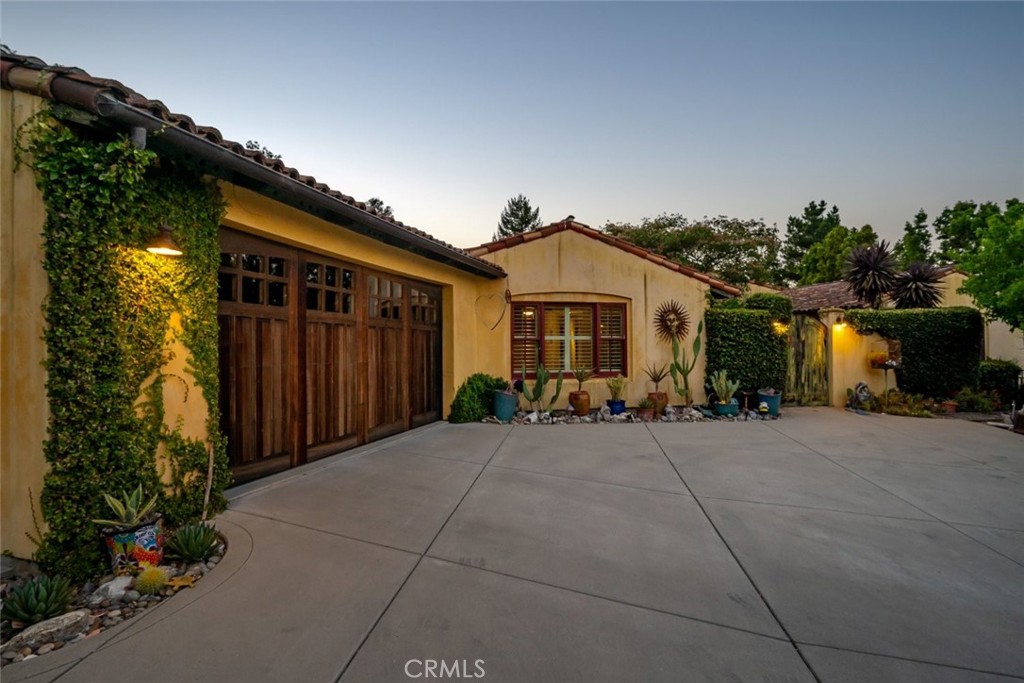 2072 Royal Way, San Luis Obispo, CA 93405