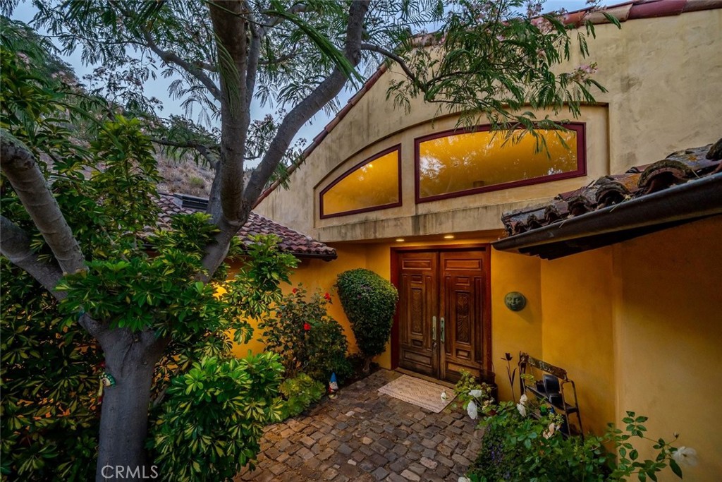 2072 Royal Way, San Luis Obispo, CA 93405