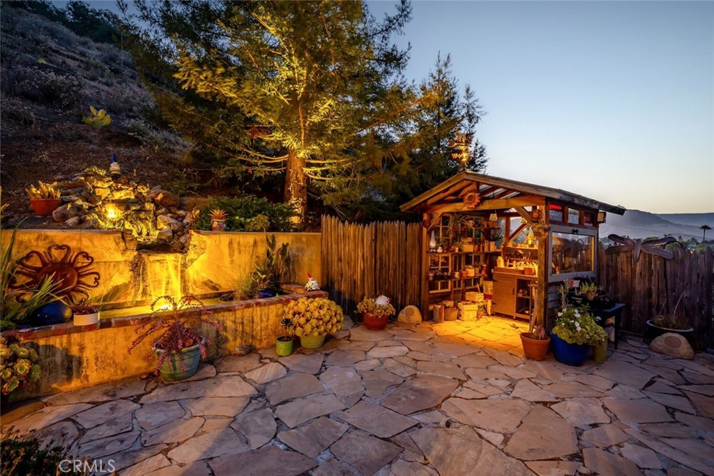 2072 Royal Way, San Luis Obispo, CA 93405