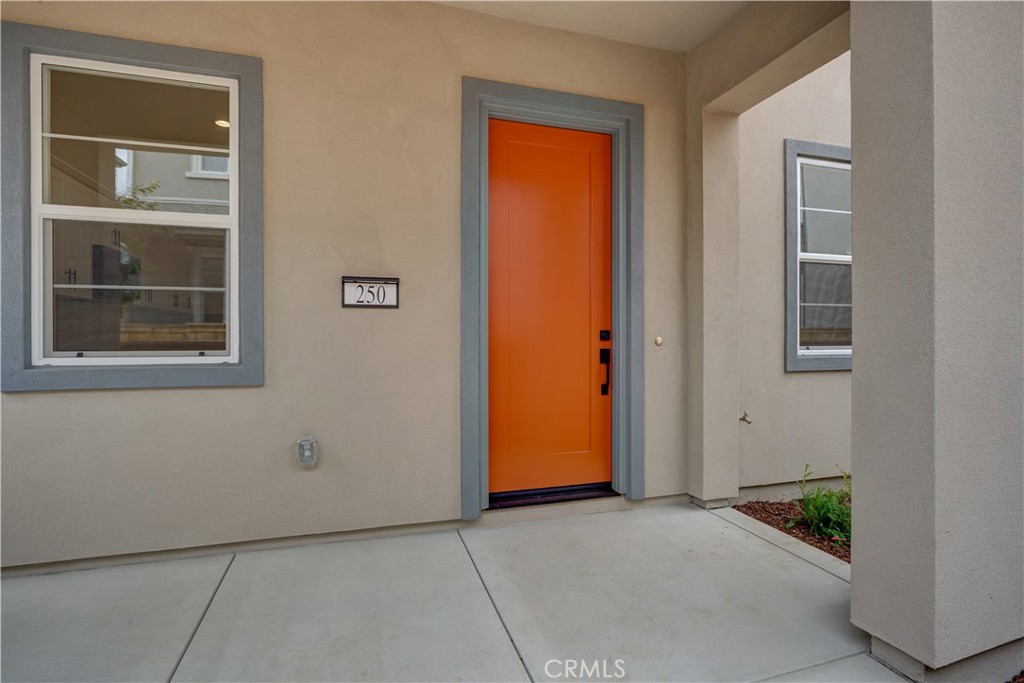 250 Memphis Belle Way, San Luis Obispo, CA 93401