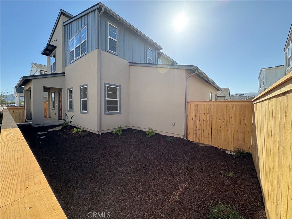 250 Memphis Belle Way, San Luis Obispo, CA 93401