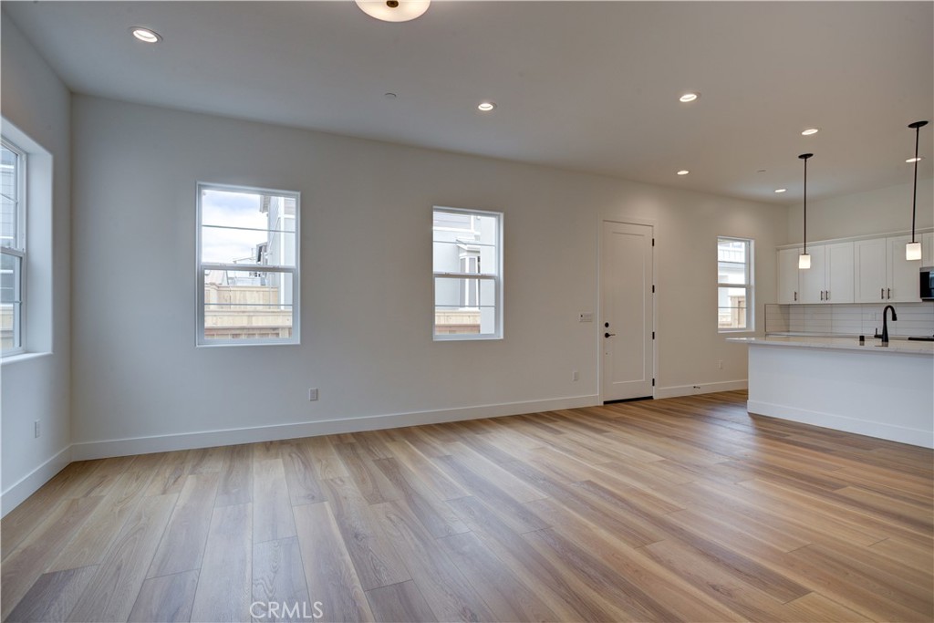 250 Memphis Belle Way, San Luis Obispo, CA 93401