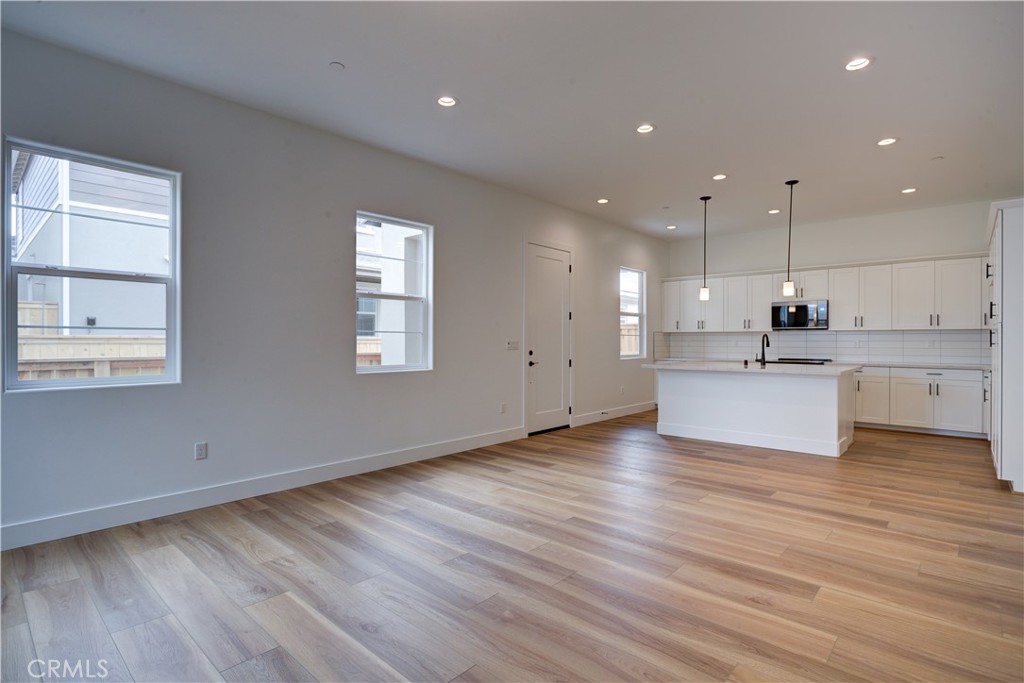 250 Memphis Belle Way, San Luis Obispo, CA 93401